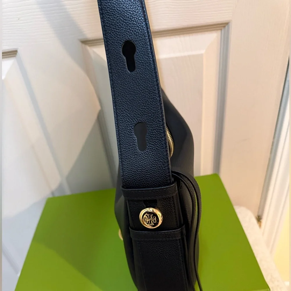 Authentic Tory Burch ROMY Black Shoulder Bag - Picture 2 of 16